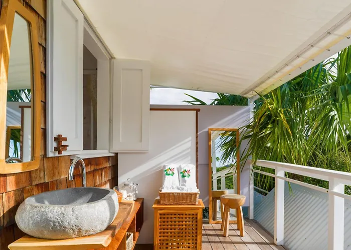 Charming Bungalow In Saint Barthelemy With Shared Pool.