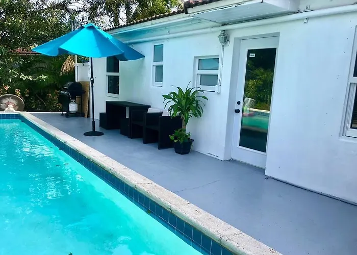 House With Pool And Bbq, 12 Min To The Beach