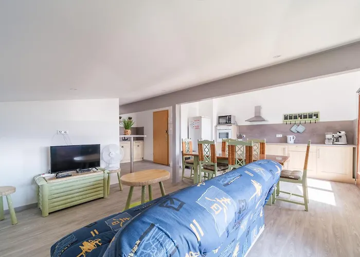 Le Petit Gîte de la Vallée - Vue montagne parking
