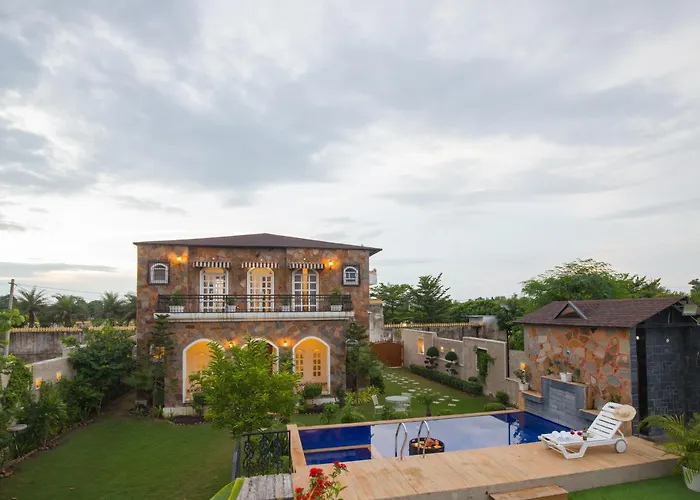 Elivaas 3 Bhk With Pvt Pool & Lush Garden - Oakwood Villa