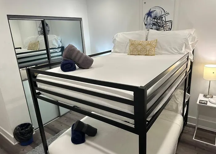 Cowboys Fan Pad 2 Bedroom!