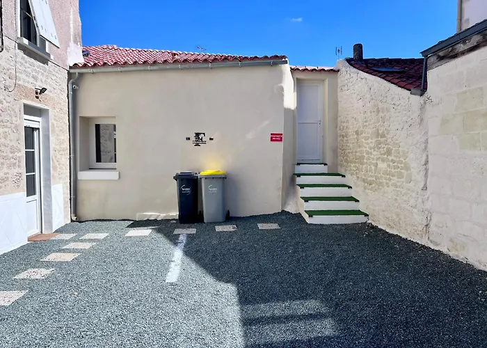 MAISON LA FEUILLERAIE N3-standingmaison-Wifi-proche centre ville-PROPERTY RENTAL NM