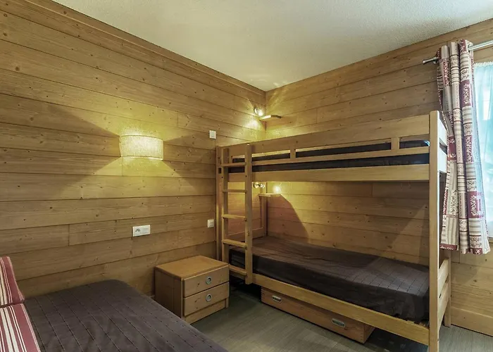 Appart cosy Méribel - balcon, proche pistes, ascenseur, casier à ski - FR-1-355-129