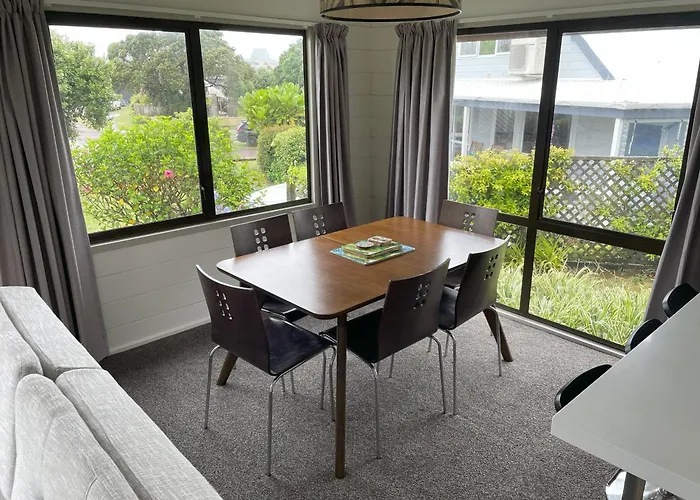 Relax At Pauanui - Pauanui Holiday Home
