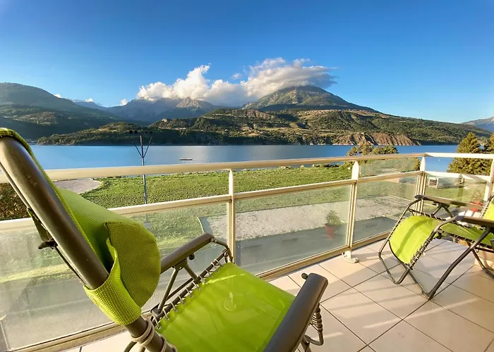 La terrasse au bord du Lac, vue panoramique lac et montagnes , 2 ch, linge et ménage inclus