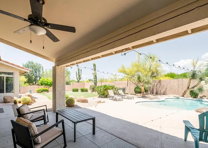 Sunny Scottsdale Oasis With Pool