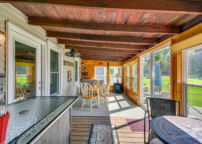 Cayuga Lake , Hot Tub, Private Dock