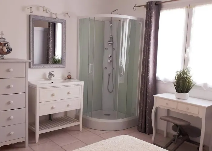 Nice Flat With Jacuzzi And Garden