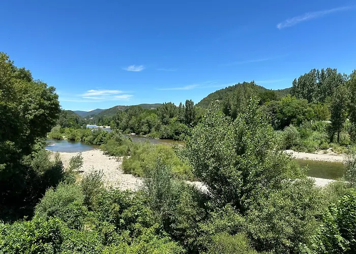 Bambou lodge anduze, les pieds dans l'eau