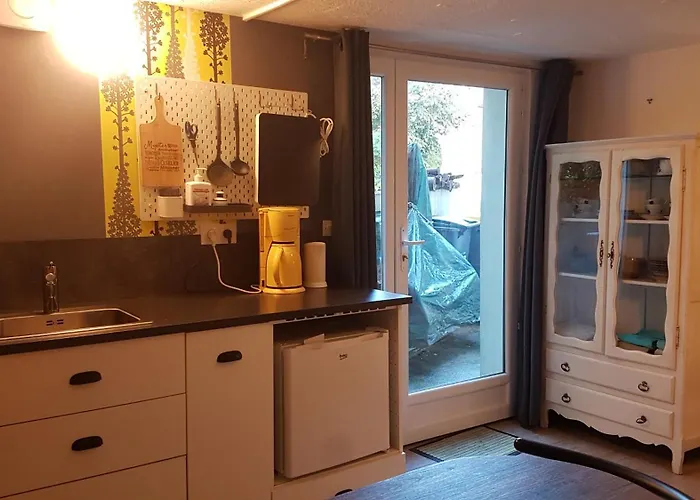 Chambre indépendante avec cuisinette