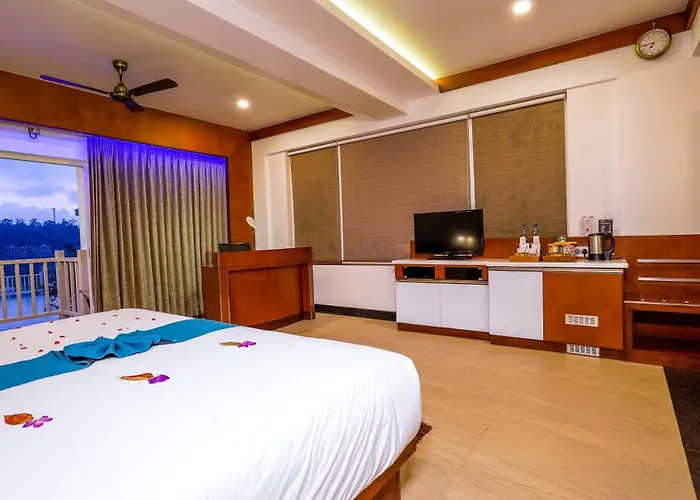 5 star hotel: Chandys Windy Woods Munnar