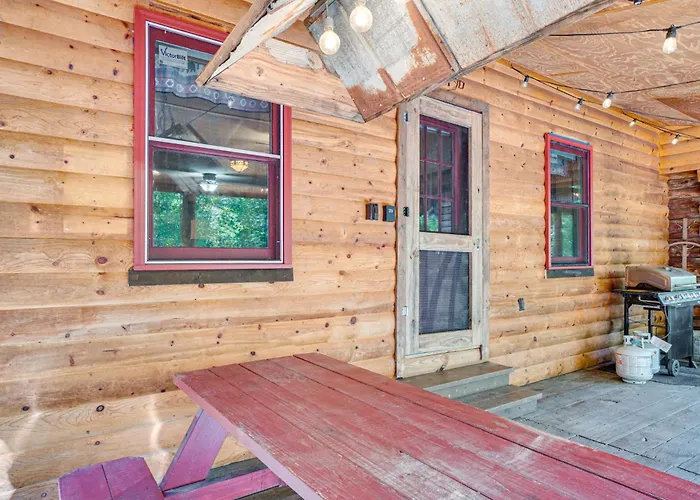 North Georgia Mtn Escape W/ Hot Tub & Games!