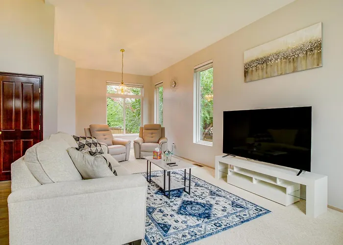 Washington Retreat W/ Yard - Near Seattle!