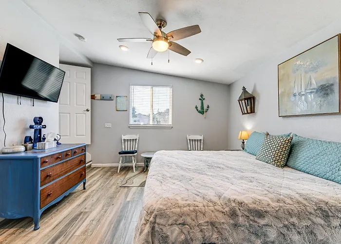 Updated Home 2 Mi To Beach In Crescent City!