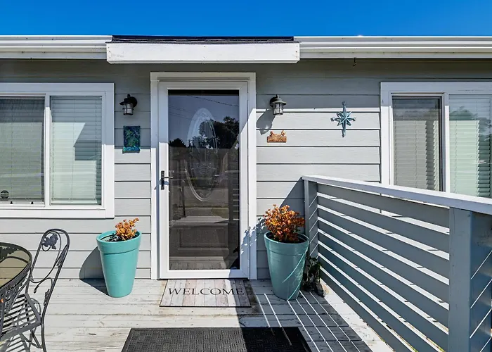 Updated Home 2 Mi To Beach In Crescent City!