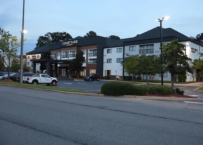 Resort: Courtyard Tuscaloosa