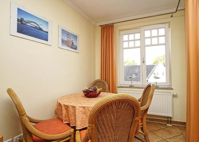 Villa Laetitia Fewo 16 - Strandnah, Balkon