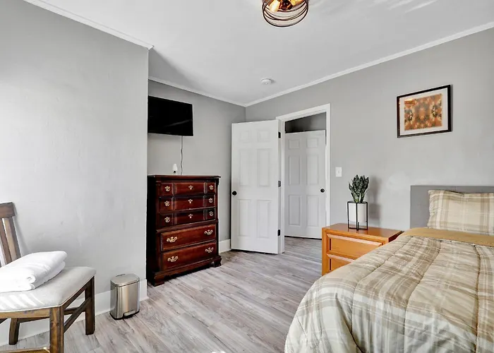 5 Bedroom, 6 Bed Cozy And Spacious Home
