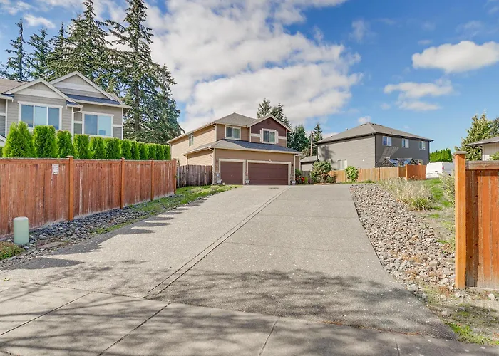 Family-Friendly Home W/ Patio & Garden In Everett!