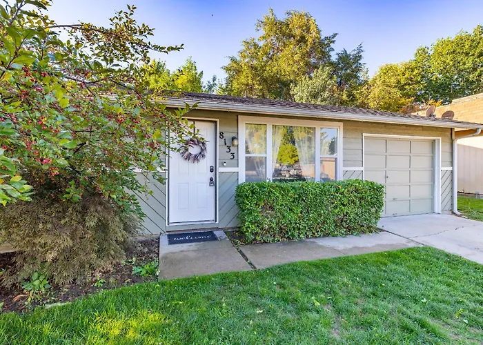 Cozy Boise Home With Private Yard And Game Room