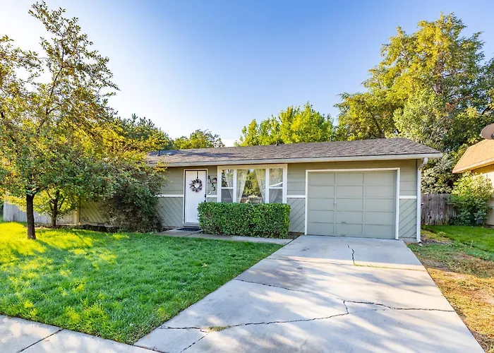Cozy Boise Home With Private Yard And Game Room
