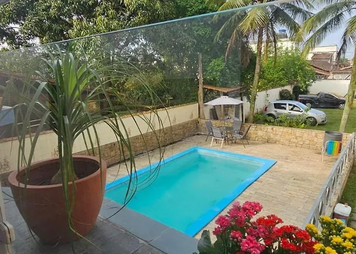 Pousada I House Beach Brasil - com piscina, garagem GRATUITA, Wi Fi, Espaço família para churrasco, Suites com varanda e frigobar, Suites com banheiro e Quartos Standart com banheiro externo, 300m da praia da Tupi, restaurantes e padarias na esquina