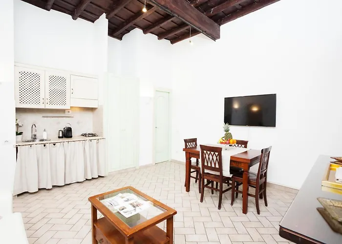 Appartamento : Tritone 91 Apartments