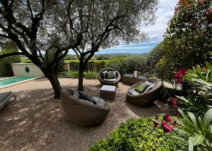 Le Mazet d'Emilia avec jardin et piscine privés