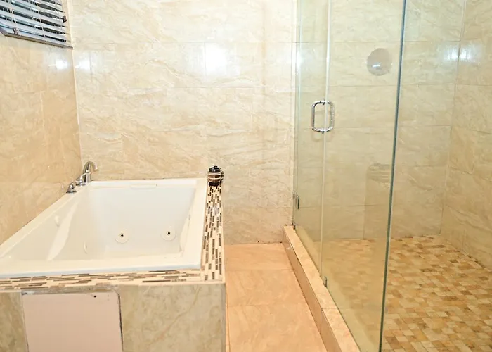 Luxury Home 5 Minutes From Stadium