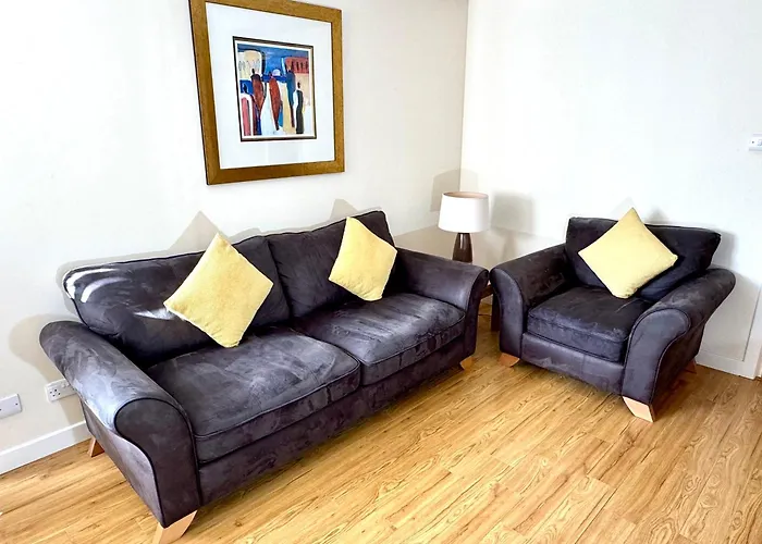 Hotel near College: Castle Gait, Paisley