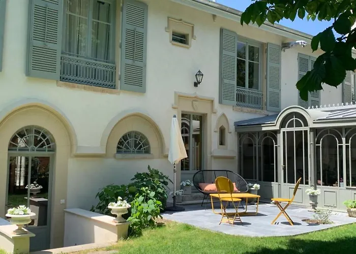 Les Gargouilles - House With Crazy Charm Heated Pool And Garden