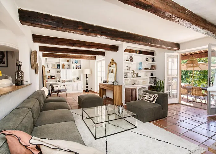Villa Silia In The Gulf Of Saint-Tropez In A Natural Setting