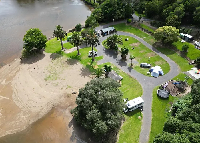 : Waterfalls Estate - Motel & Campground