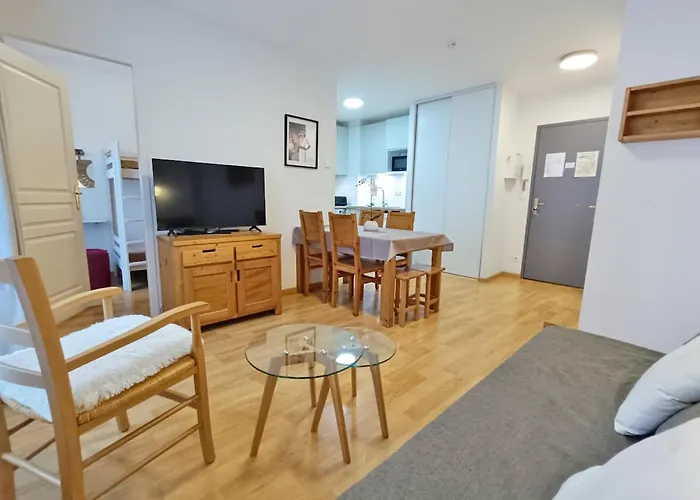 L'Eterlou, T3, centre Luchon, wifi, casier à skis, ascenseur, 6 personnes