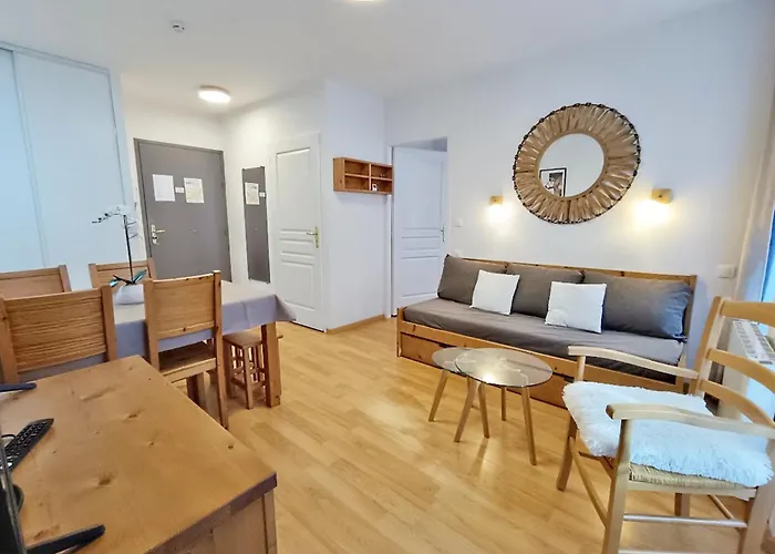 L'Eterlou, T3, centre Luchon, wifi, casier à skis, ascenseur, 6 personnes