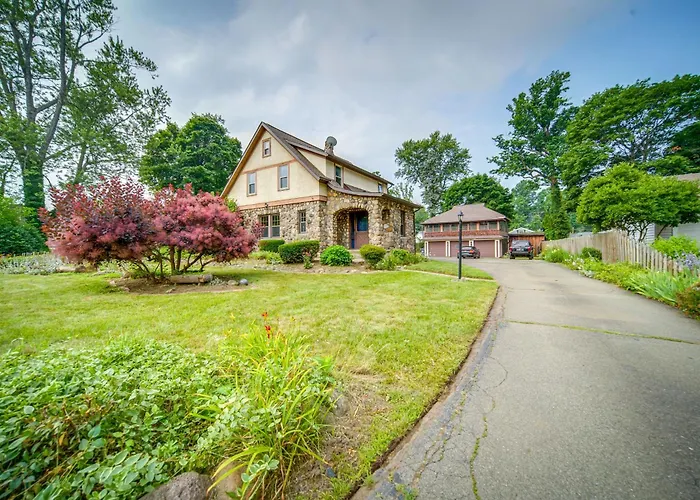 Central Erie Vacation Rental ~ 2 Mi To Beach!