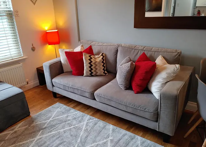 The Bath House Apartment - Free 1St Breakfast - Free Parking