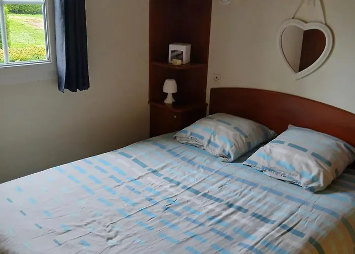 Bungalow de 2 chambres avec piscine partagee jardin clos et wifi a Meschers sur Gironde