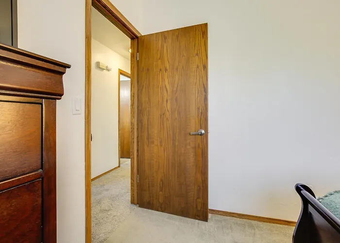 Near Medical Corridor: 'Whimsy Wisconsin' Duplex