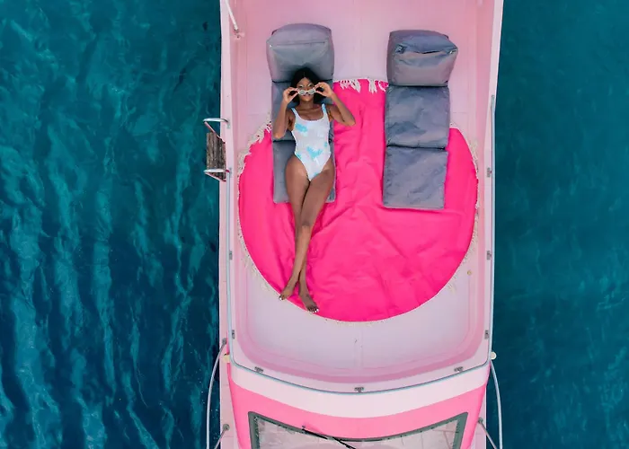 3 star hotel: Pinkcoco Gili Trawangan - Constant Surprises - For Cool Adults Only