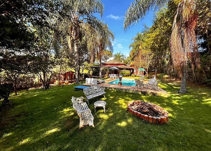 Chacara com piscina, WiFi e lazer completo - SP