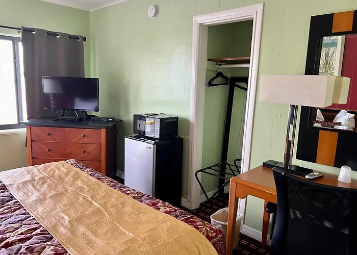 Vacation Inn motel - FT Lauderdale Airport&Cruise port
