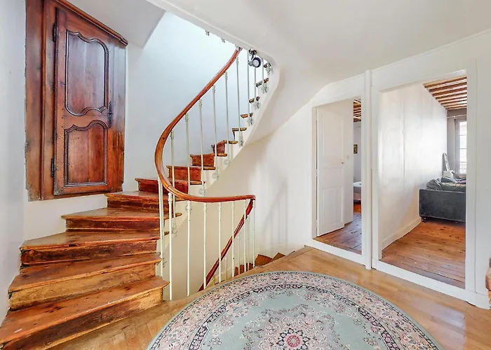 5 Bedroom Beautiful Home In Villeneuve-Sur-Yonne