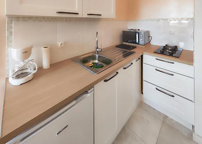 Superbe Appartement À Loupian
