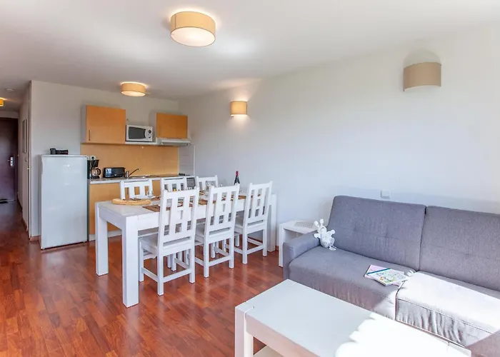 2 Bedroom Nice Apartment In Cassen