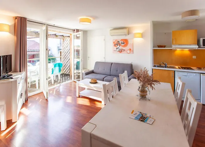 2 Bedroom Nice Apartment In Cassen