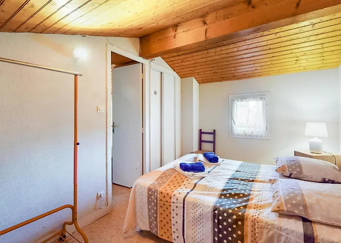 3 Bedroom Pet Friendly Home In Ronce-Les-Bains