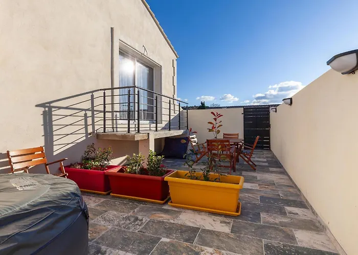 Nice Apartment In Eyragues With Wifi