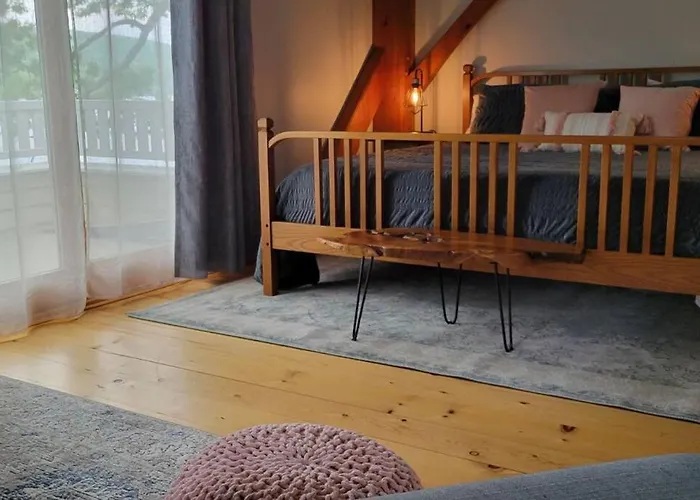 Waneta Way Cottage