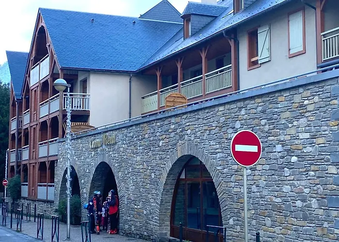 Appartement T2+coin nuit 6 pers résidence de Cami Real au centre du village de saint Lary Soulan avec piscine intérieure+ sauna et hammam